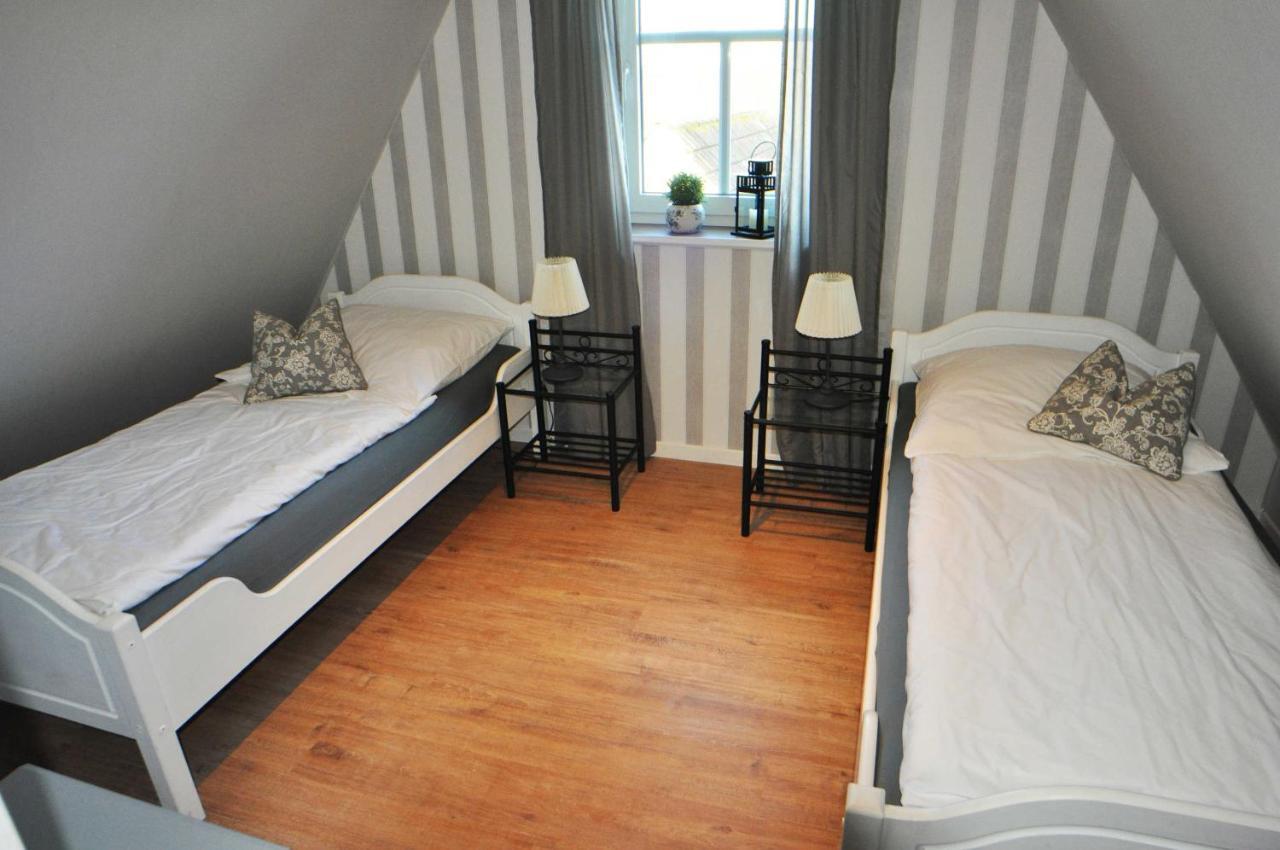 Ferienhaus Adamla, 65319 Moormerland Екстериор снимка